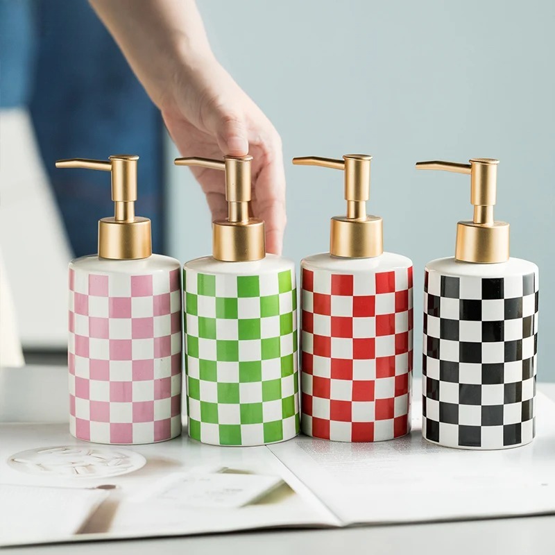 창의적인 세라믹 비누 디스펜서 체커보드 패턴 로션 병  - Home Bathroom Pressure Pump 리뷰 및 가격